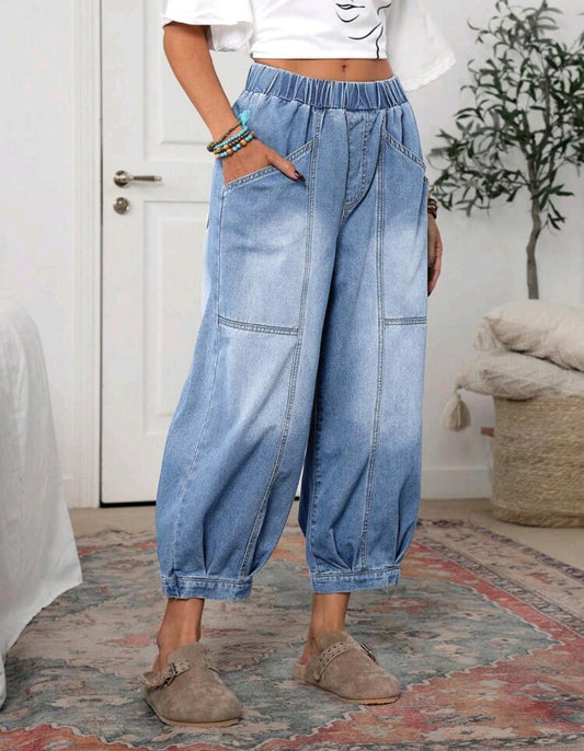 Loose fitting jeans