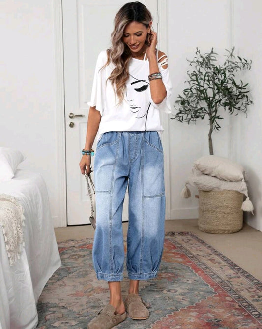 Loose fitting jeans