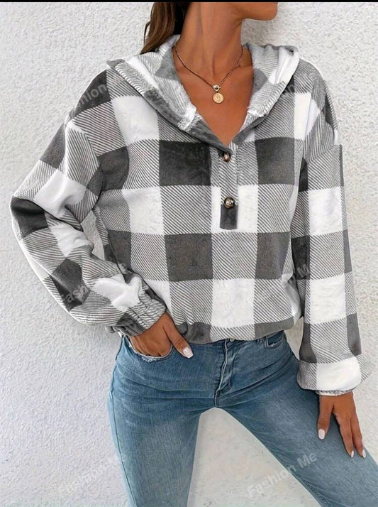 Gray & White Checkered Pullover